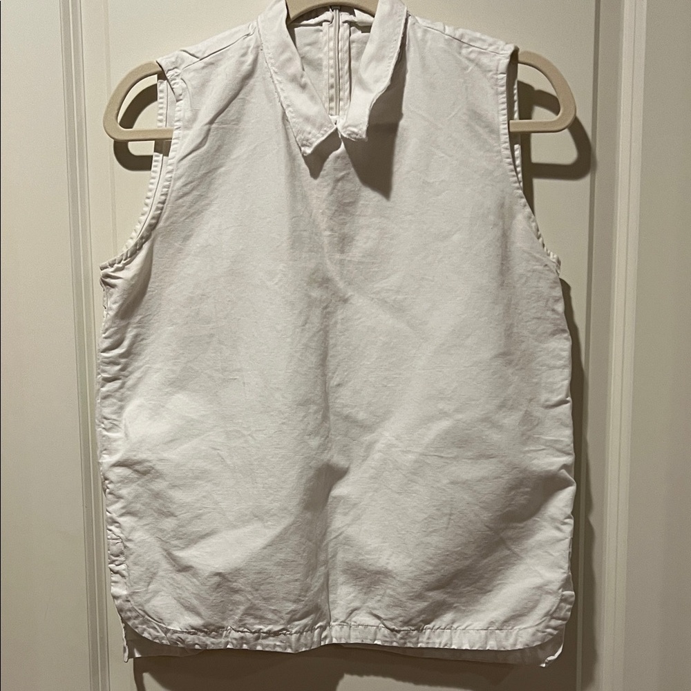 GAP White Sleeveless Top